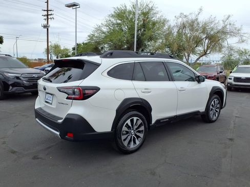 Used 2025 Subaru Outback Limited AWD/4WD image 11