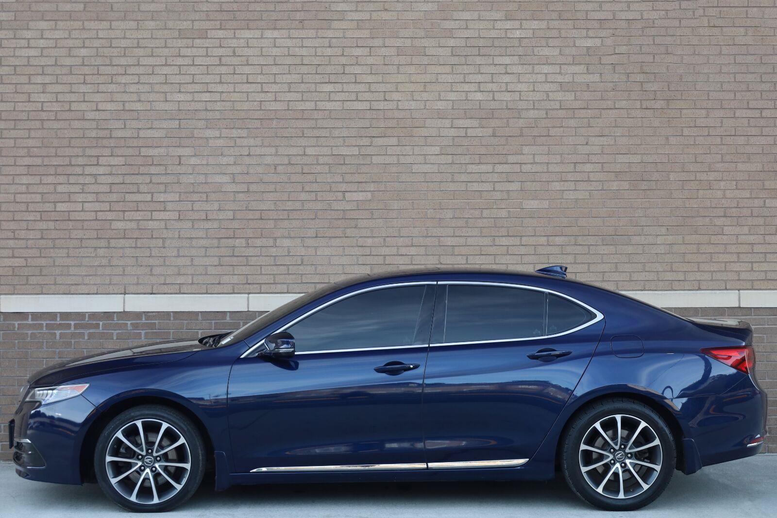 Used 2015 Acura TLX w/ Technology Package FWD image 2