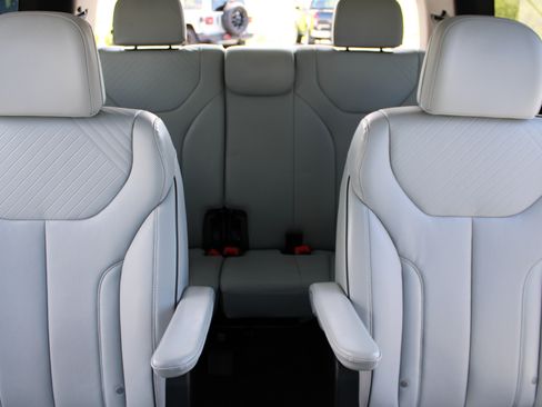 Used 2024 Hyundai Palisade SEL w/ Premium Package AWD/4WD image 18