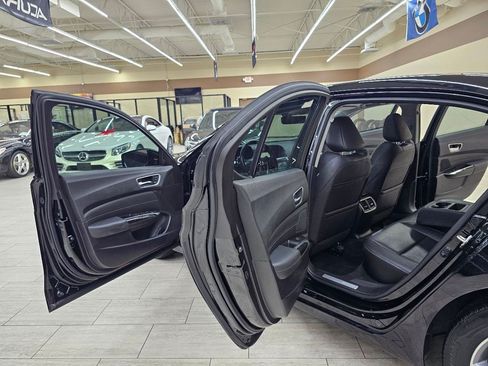 Used 2018 Acura TLX w/ Technology Package FWD image 14