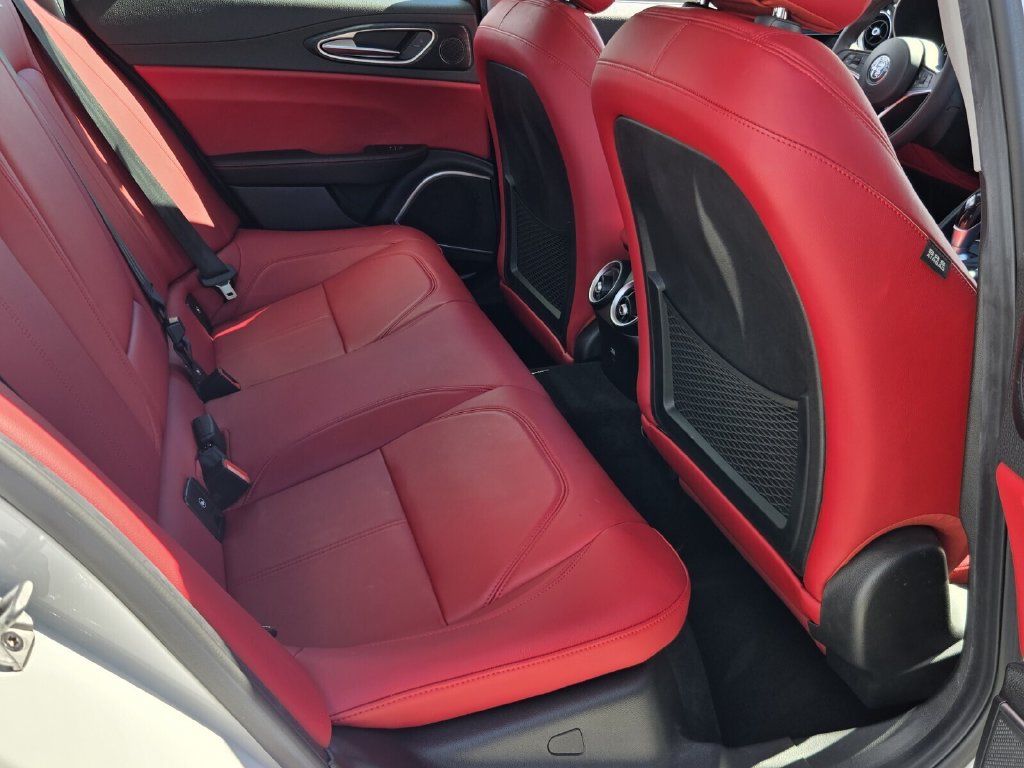 Used 2019 Alfa Romeo Giulia w/ Quick Order Package 22K Sport RWD image 15