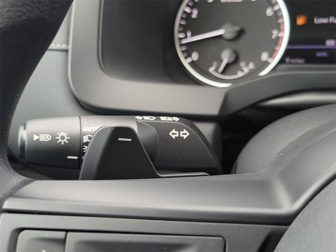 New 2025 Nissan Pathfinder S image 5