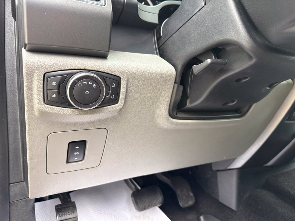 Used 2017 Ford F150 XLT w/ Equipment Group 302A Luxury AWD/4WD image 13