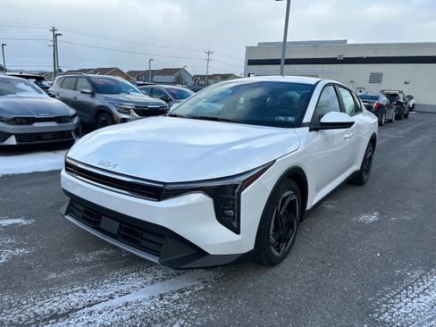 New 2025 Kia K4 EX image 1