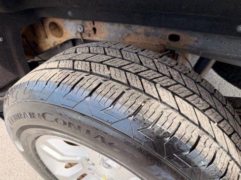 Used 2018 Chevrolet Silverado 1500 LT w/ Max Trailering Package image 10