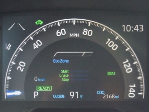 Used 2025 Toyota RAV4 XLE AWD/4WD image 4