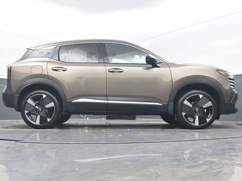 New 2026 Nissan Kicks SR image 29