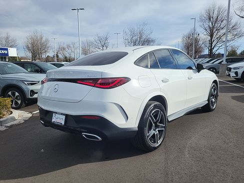 Used 2024 Mercedes-Benz GLC 300 4MATIC image 2