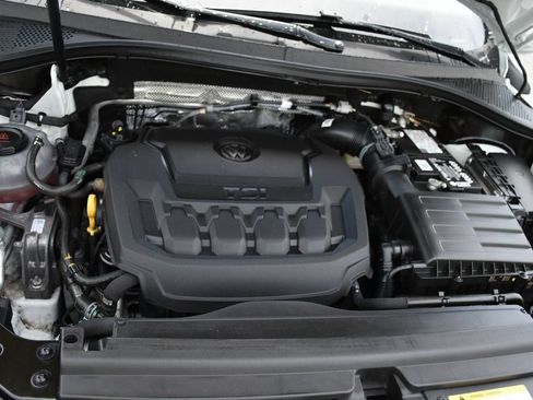 Used 2022 Volkswagen Tiguan SE AWD/4WD image 31