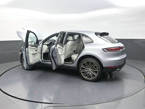 Used 2019 Porsche Macan AWD/4WD image 43