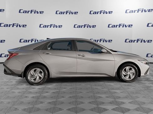 Used 2024 Hyundai Elantra SE image 7