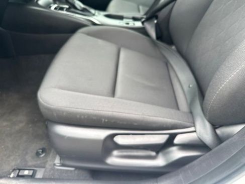 Used 2025 Toyota Corolla LE FWD image 11