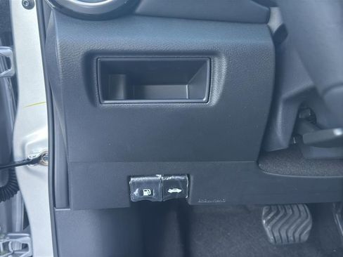 New 2025 Nissan Versa SR image 22