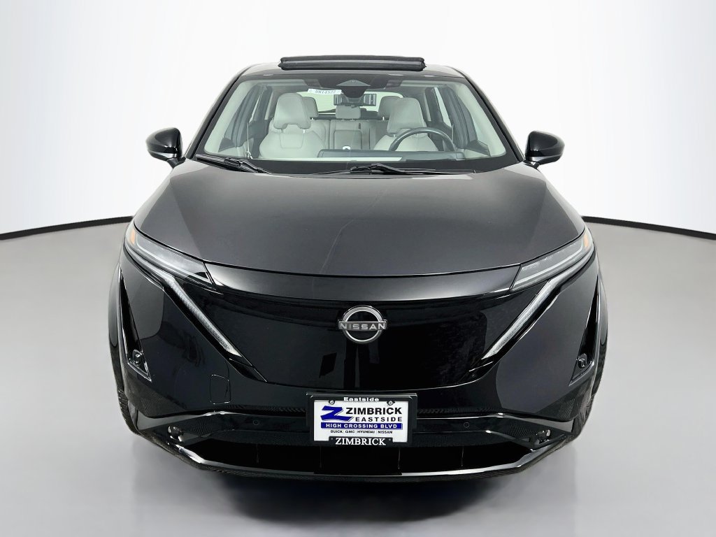 Used 2023 Nissan Ariya AWD image 2