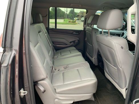 Used 2015 Chevrolet Suburban LT RWD image 14