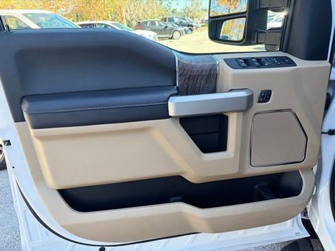 Certified 2019 Ford F350 Lariat w/ Lariat Ultimate Package image 19