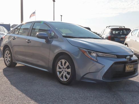 Used 2024 Toyota Corolla LE FWD image 3