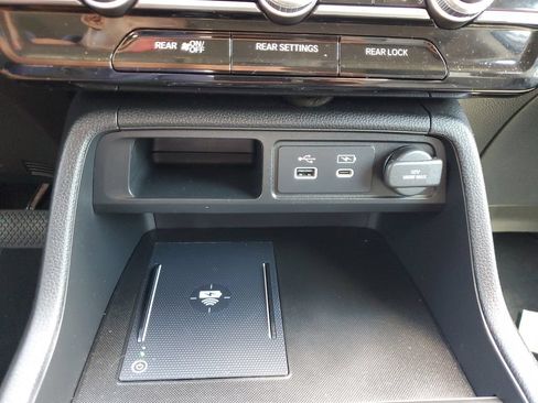 Used 2025 Honda Pilot EX-L image 23