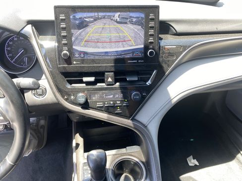 Used 2022 Toyota Camry SE w/ Audio Upgrade Package FWD image 13