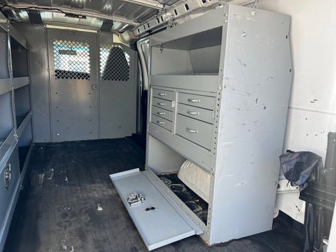 Used 2021 Chevrolet Express 2500 Work Van Cargo w/ Driver Convenience Package image 5