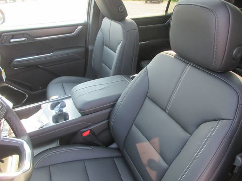 New 2026 GMC Acadia Elevation w/ Black Edition AWD/4WD image 12