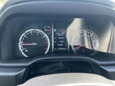 Used 2022 Toyota 4Runner Limited AWD/4WD image 21