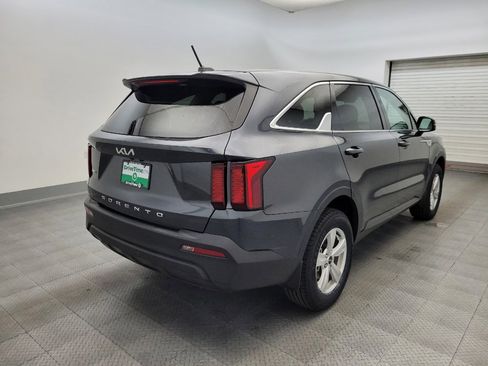 Used 2022 Kia Sorento LX AWD/4WD image 9