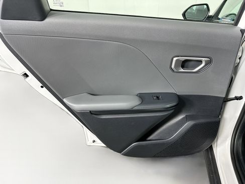 Used 2025 Kia K4 LXS image 24