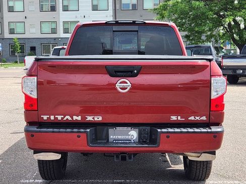 Used 2018 Nissan Titan SL w/ Chrome Package AWD/4WD image 9