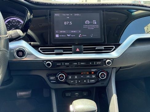 Used 2022 Kia Niro LXS image 12