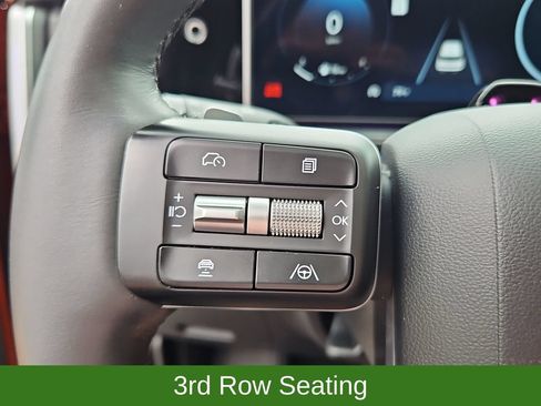 Used 2025 Hyundai Santa Fe Limited AWD/4WD image 11