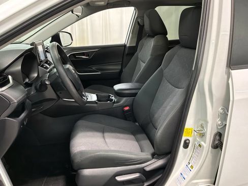 Used 2019 Toyota RAV4 XLE w/ Carpet Mat Package AWD/4WD image 20