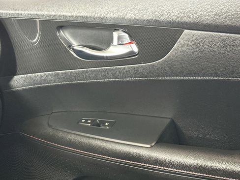 Used 2020 Kia Forte GT FWD image 17