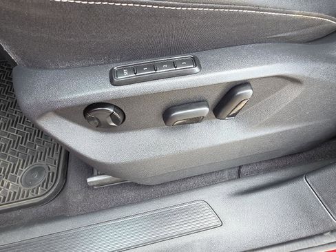 Used 2020 Volkswagen Atlas Cross Sport SEL image 36