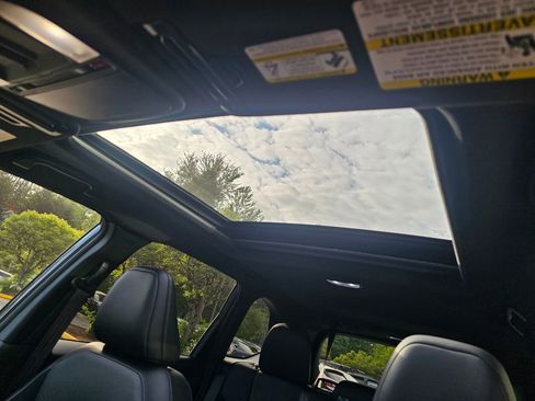 Certified 2025 Subaru Forester Touring AWD/4WD image 22