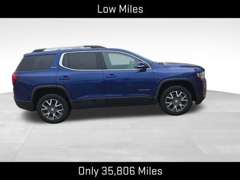 Certified 2023 GMC Acadia SLE w/ Driver Convenience Package FWD image 2