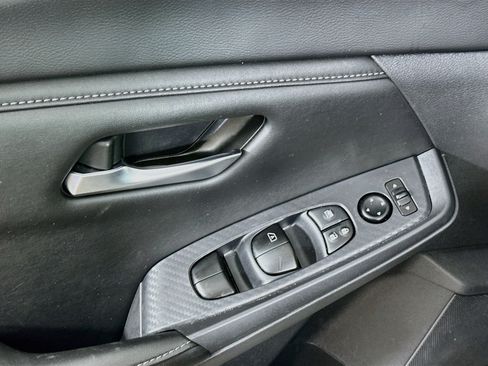 Used 2025 Nissan Sentra SV FWD image 15