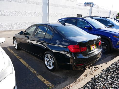 Used 2014 BMW 320i xDrive Sedan AWD/4WD image 4