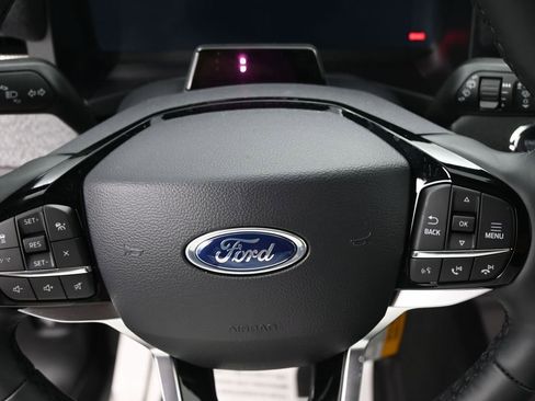 New 2026 Ford Explorer Platinum image 18