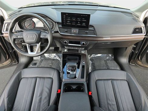 Certified 2023 Audi Q5 2.0T Premium w/ Convenience Package image 9