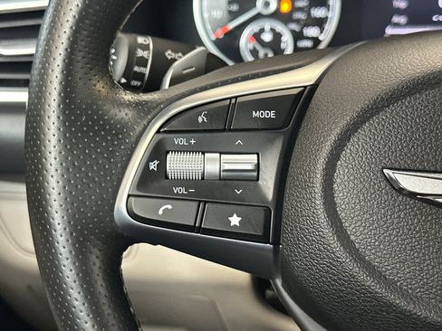 Used 2023 Genesis G70 2.0T RWD image 29