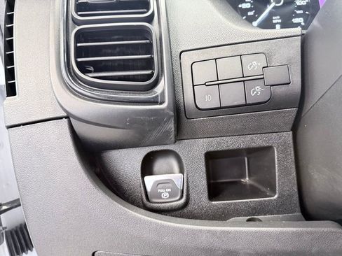 Used 2026 RAM ProMaster 2500 w/ Convenience Group FWD image 18