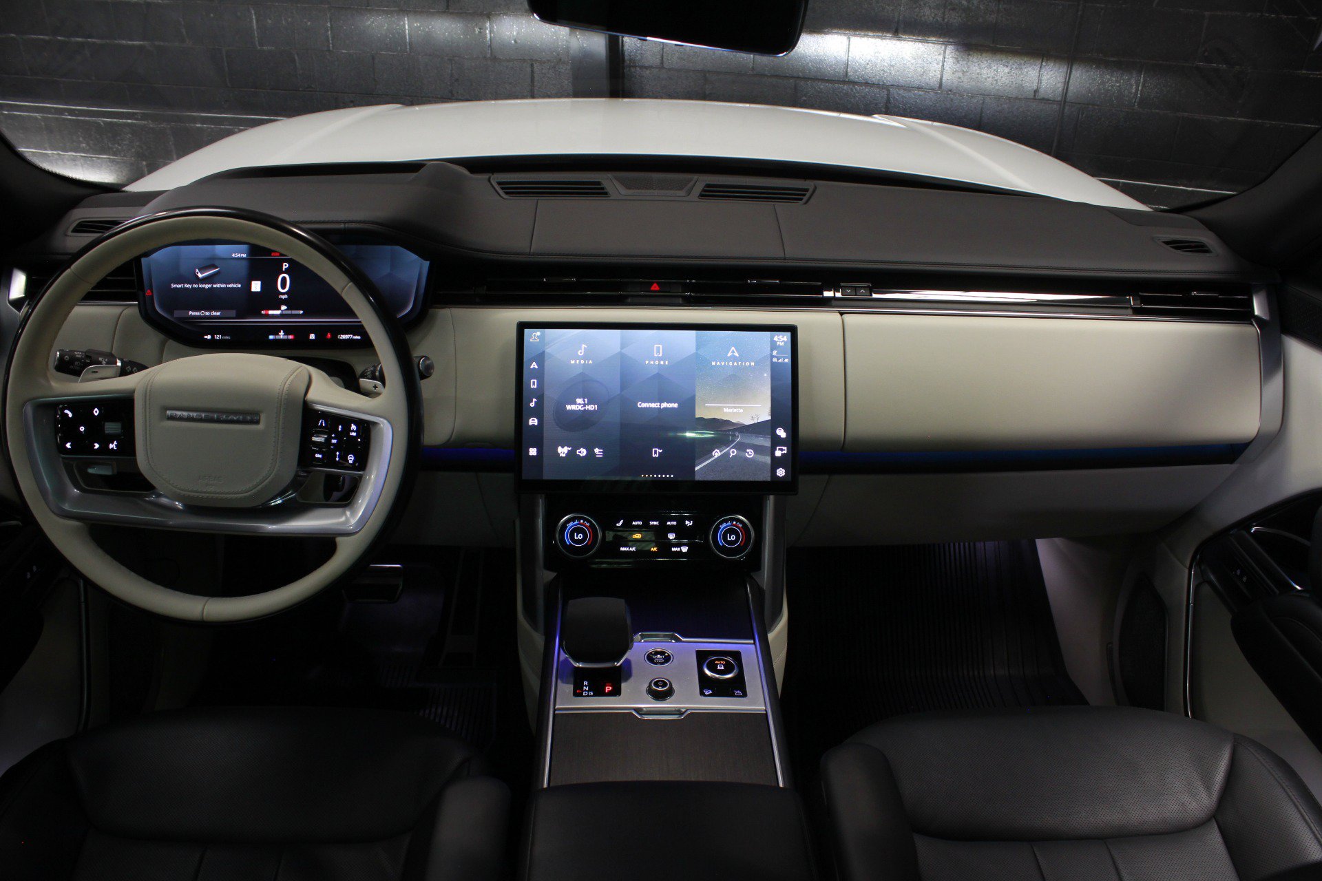 Used 2023 Land Rover Range Rover Long Wheelbase Autobiography AWD/4WD image 31