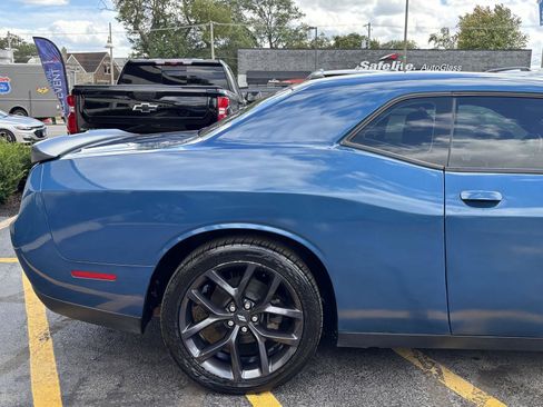 Used 2021 Dodge Challenger SXT w/ Blacktop Package image 10