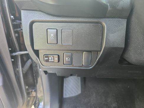 Used 2021 Toyota Tacoma SR AWD/4WD image 27