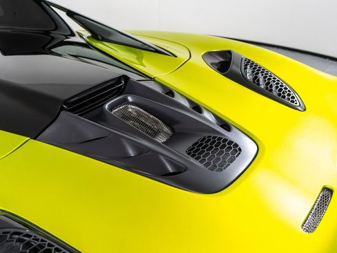 Used 2025 McLaren Artura Spider image 19