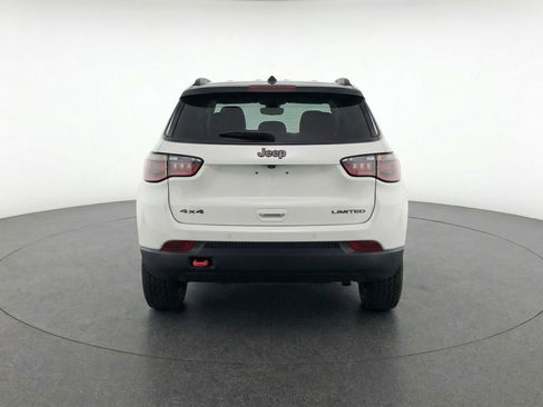 Used 2025 Jeep Compass Trailhawk AWD/4WD image 7