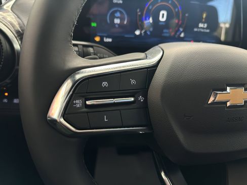 Used 2025 Chevrolet Equinox LT image 10