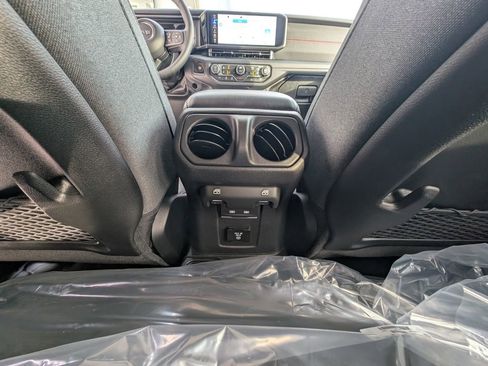 New 2026 Jeep Wrangler Unlimited Rubicon image 38