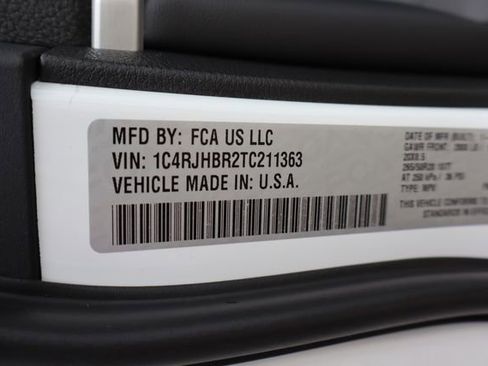 Used 2026 Jeep Grand Cherokee Limited AWD/4WD image 48